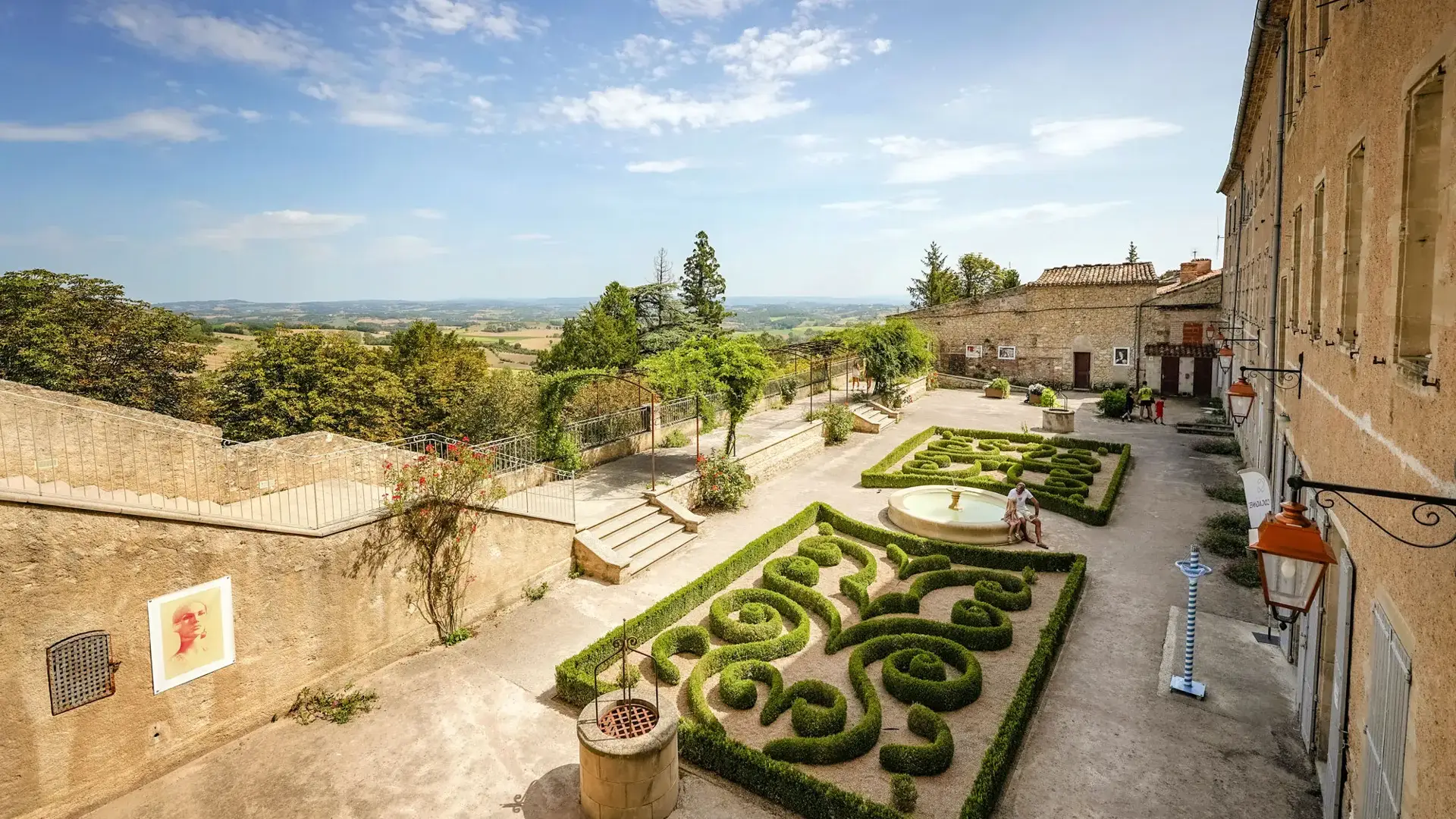 Lautrec, place et jardins