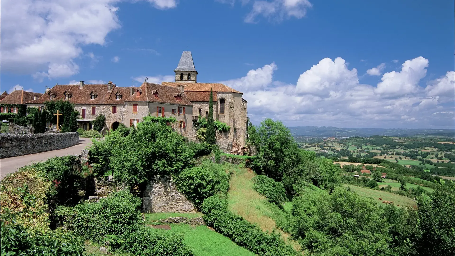 Loubressac vue village et vallée