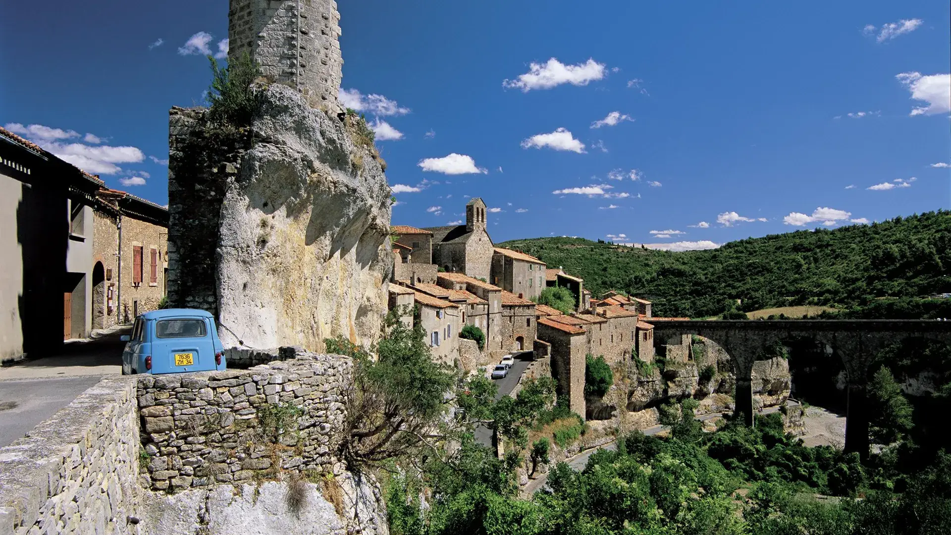 Minerve vue route et pont