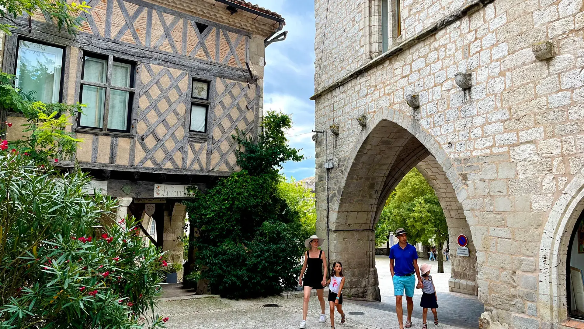 Monflanquin, visite de la bastide en famille