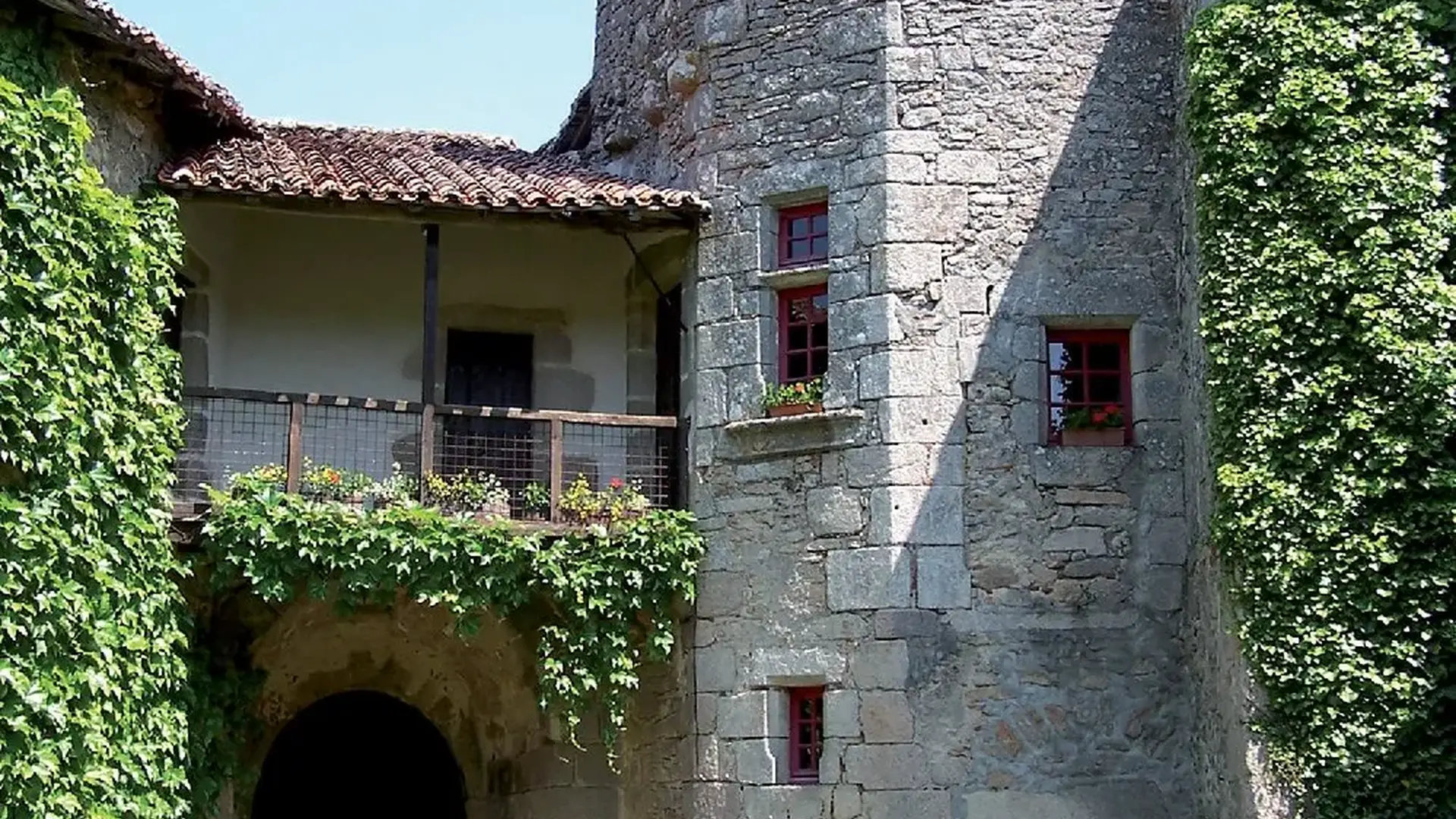 Mortemart tour château