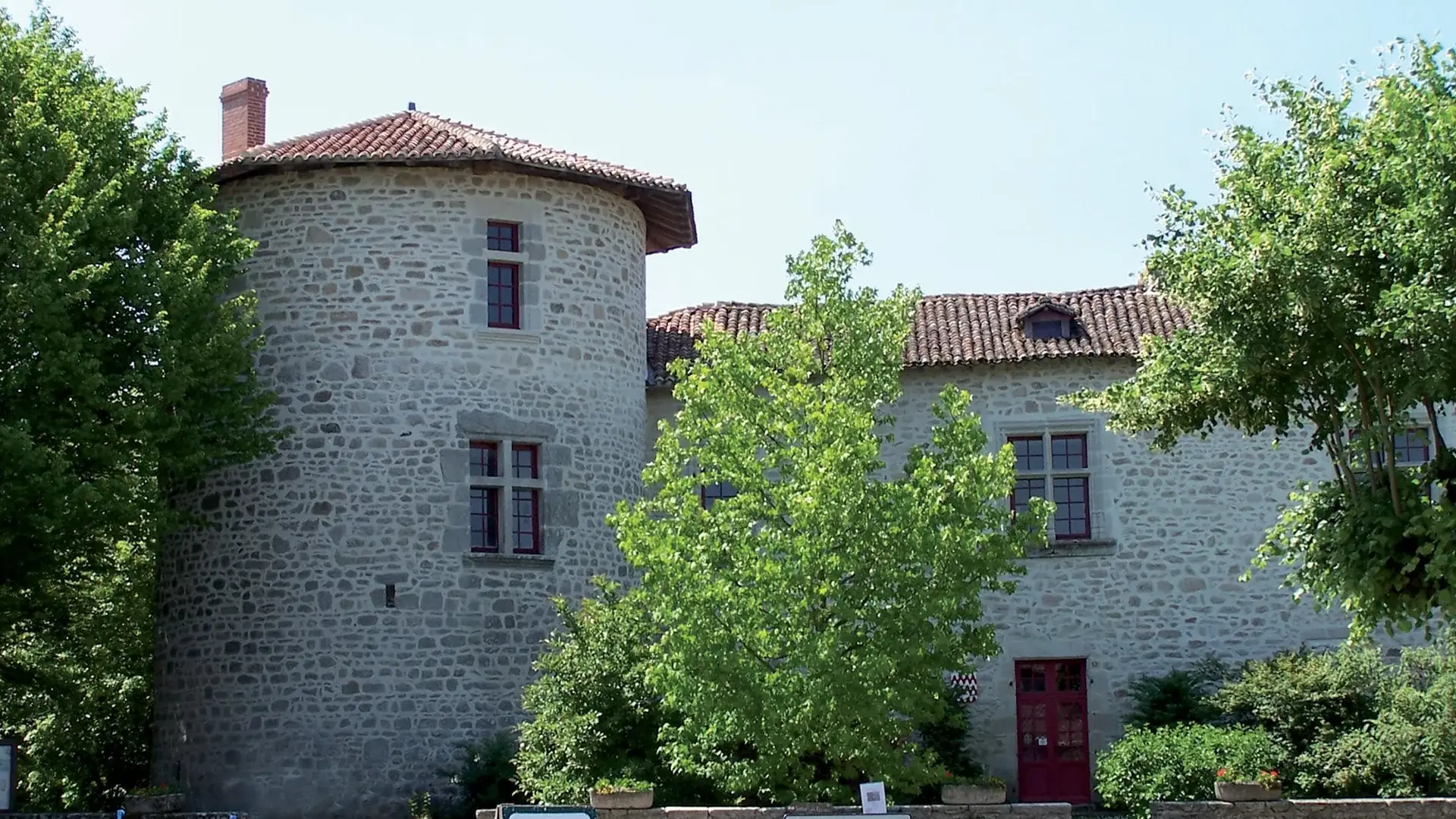 Mortemart vue château et terrasse