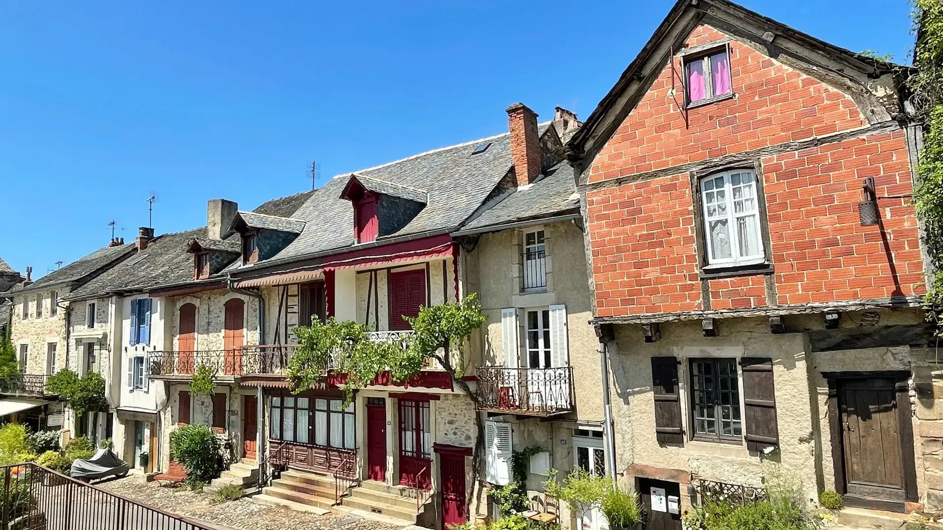 Najac, façades maison