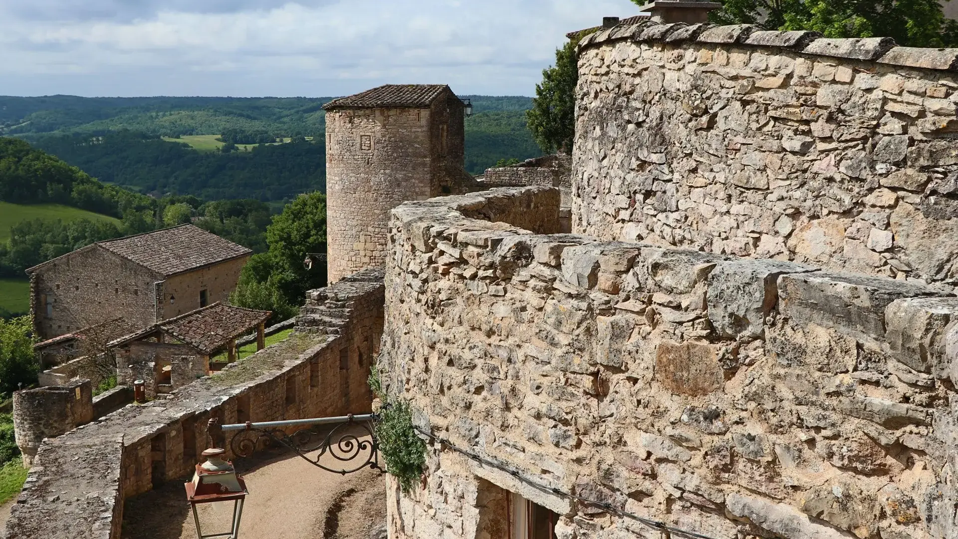 Puycelsi vue des remparts