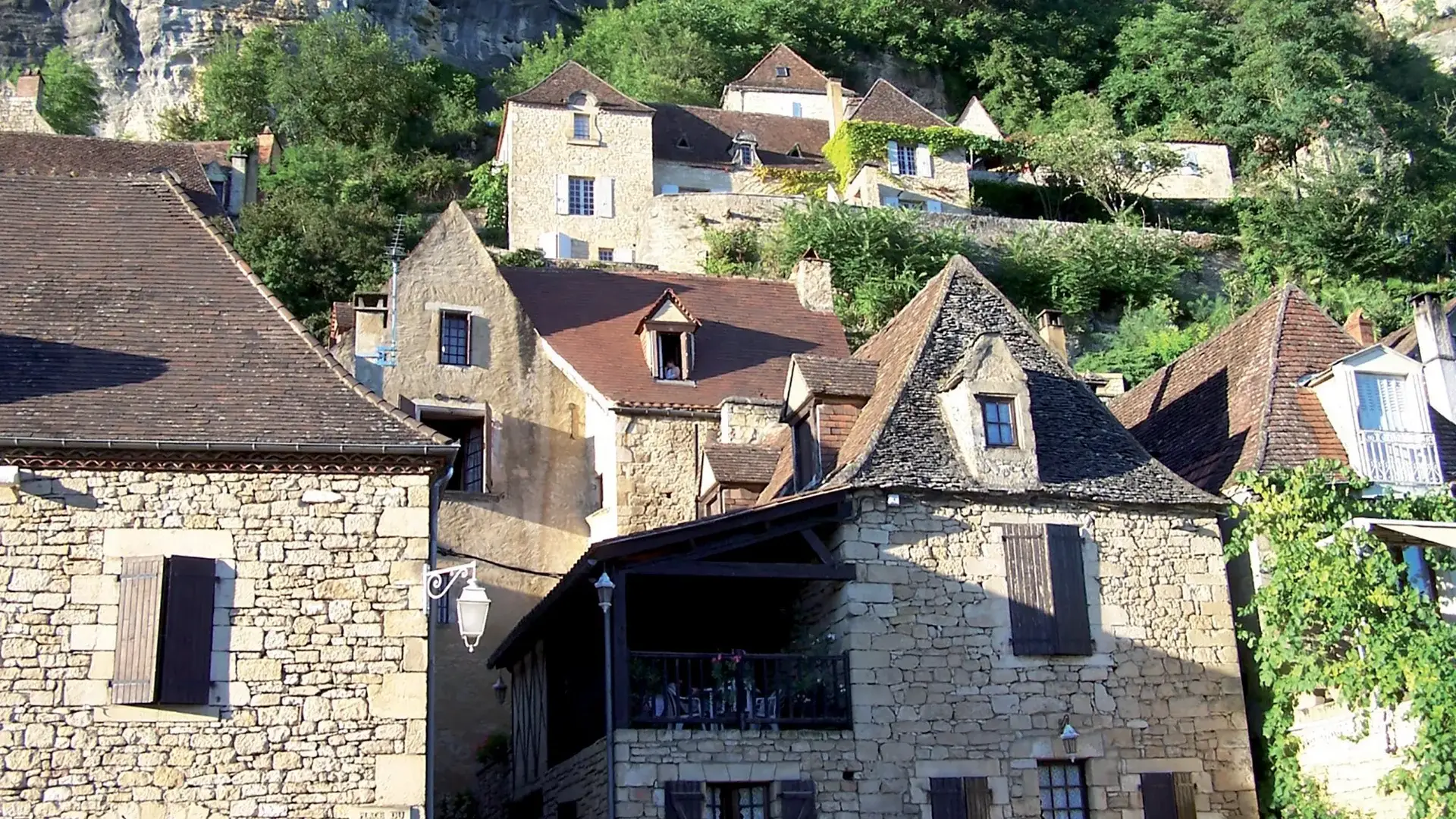 La Roque-gageac façades maisons