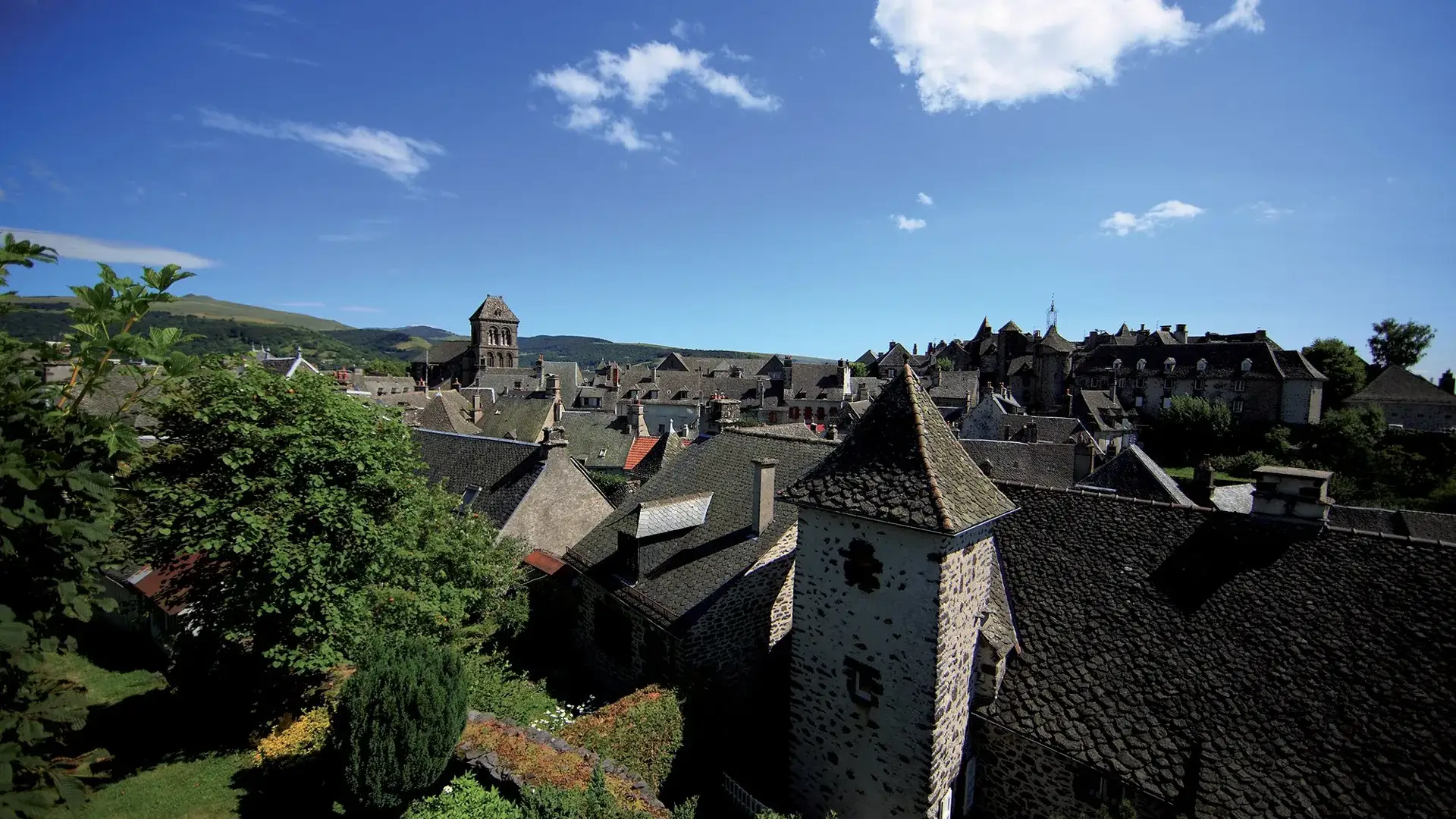 Salers vue sur les toits