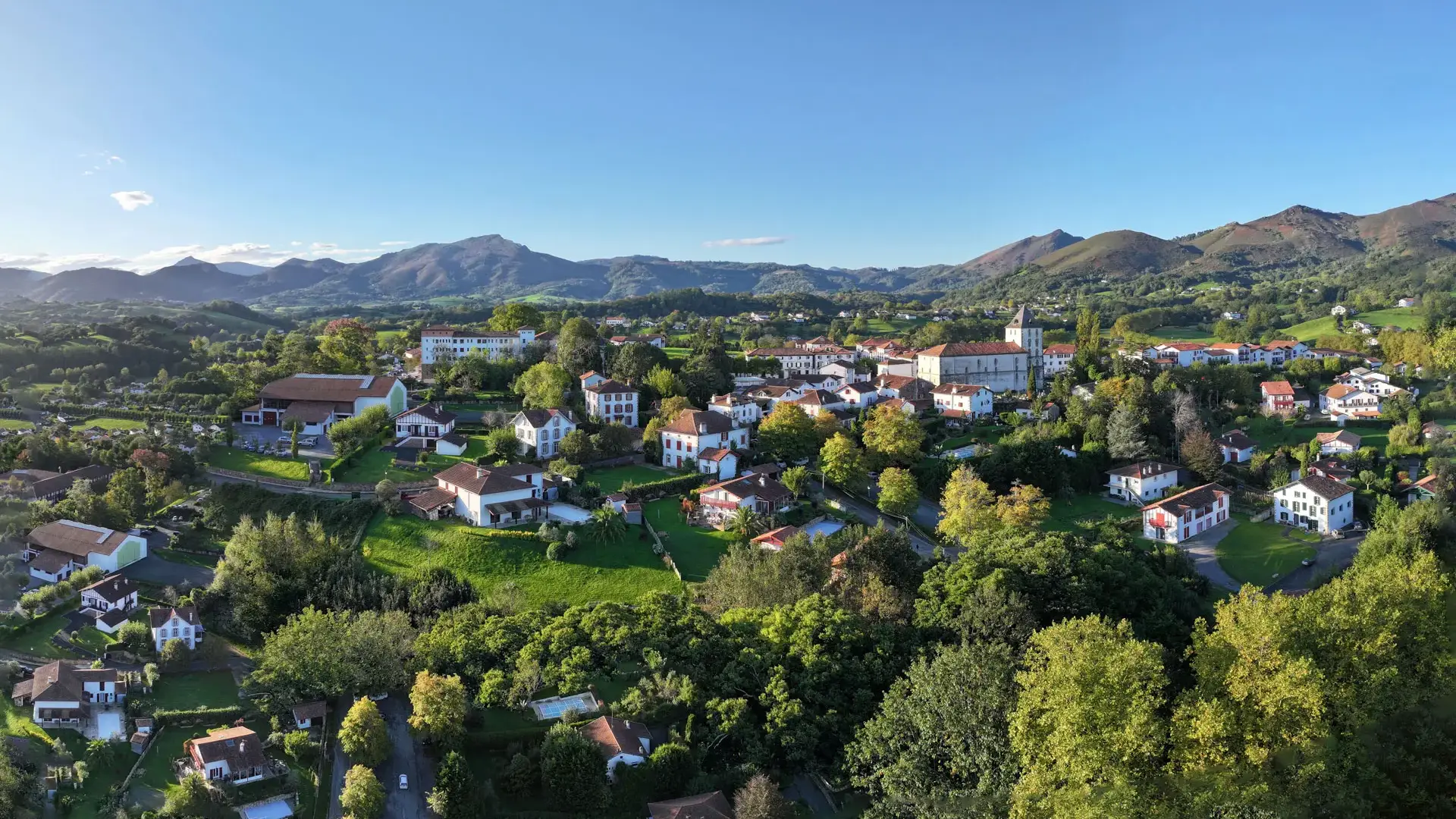 Sare, vue aérienne