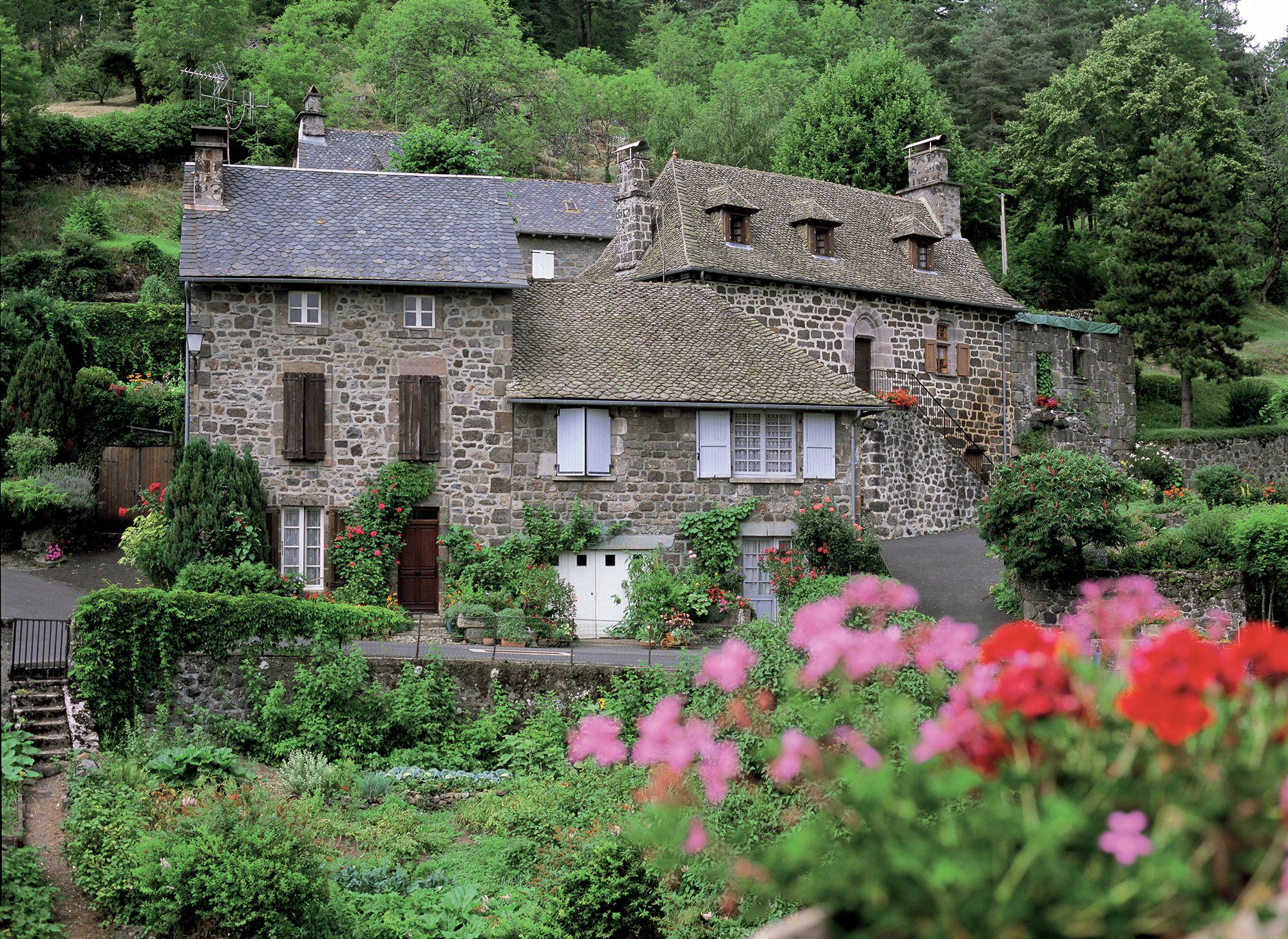 Découvrez Tournemire (Cantal), l'un des Plus Beaux Villages de France