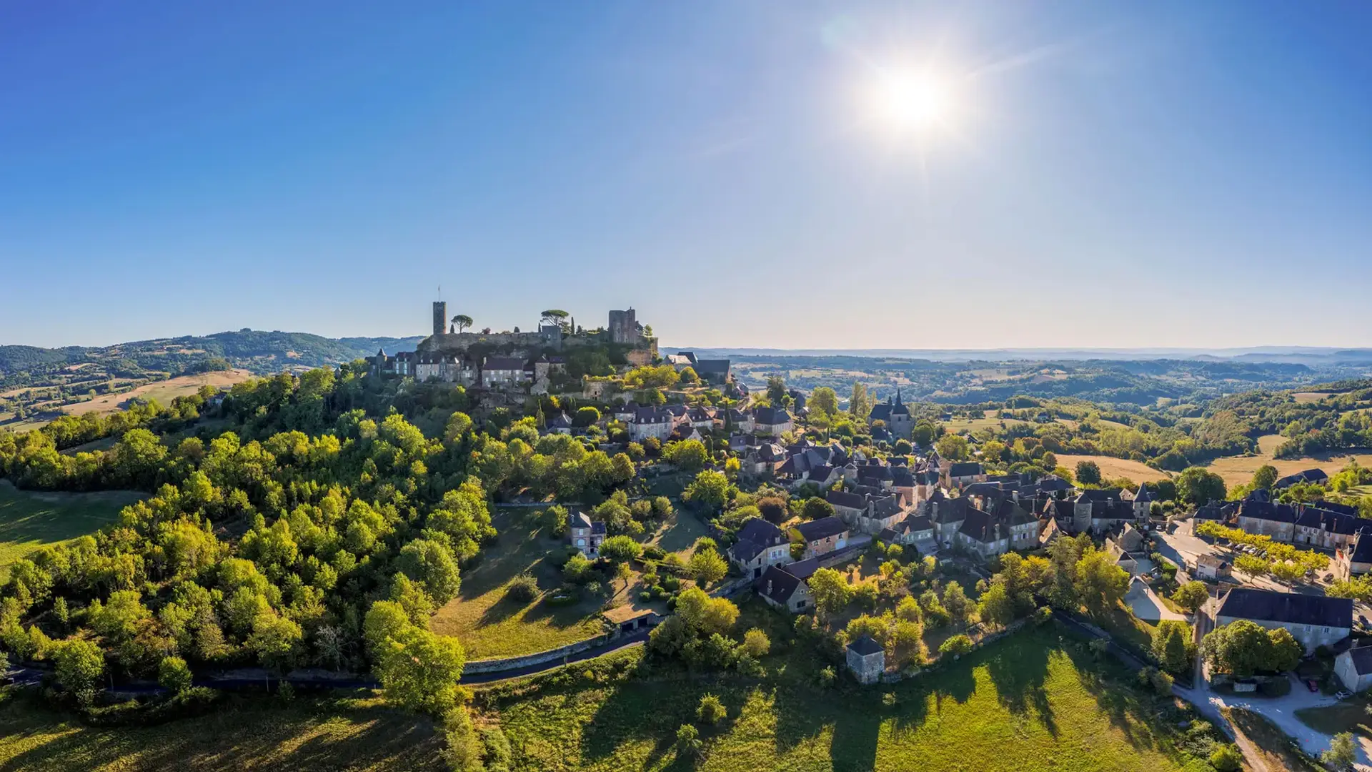 Turenne, vue village et paysages