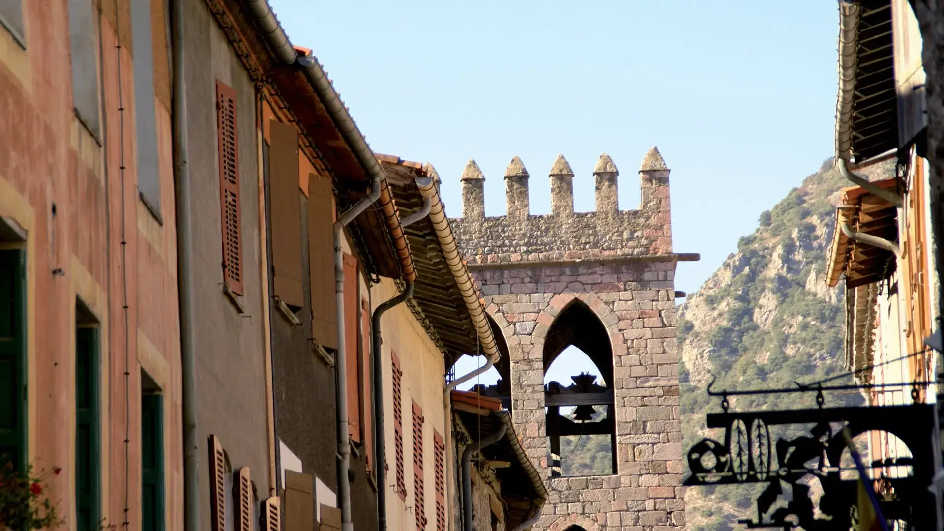 Villefranche-de-Conflent façades et clocher