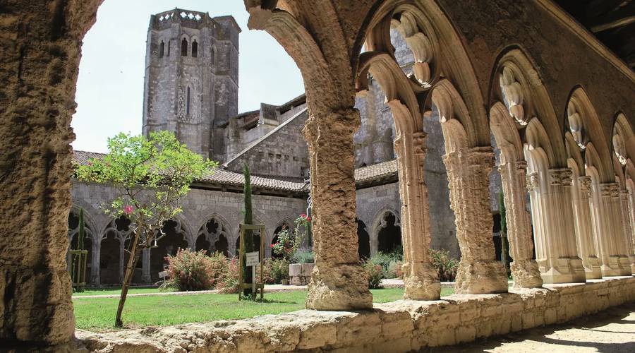 Collégiale Saint-Pierre et son cloître