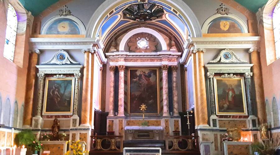 Eglise Notre Dame et son cimetière