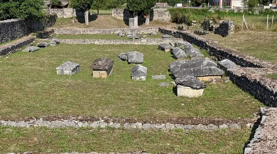 Basilique paléochrétienne et chapelle Saint-Julien