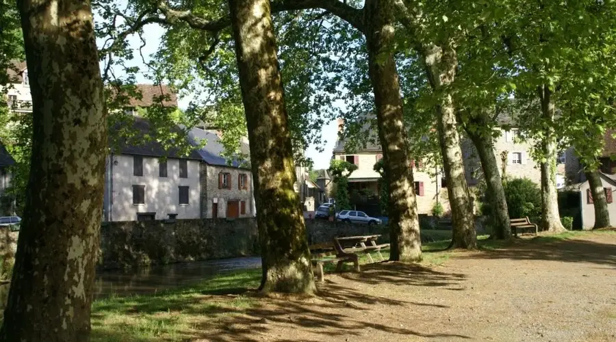 Le Champ de Foire - Les bords de l'Auvézère