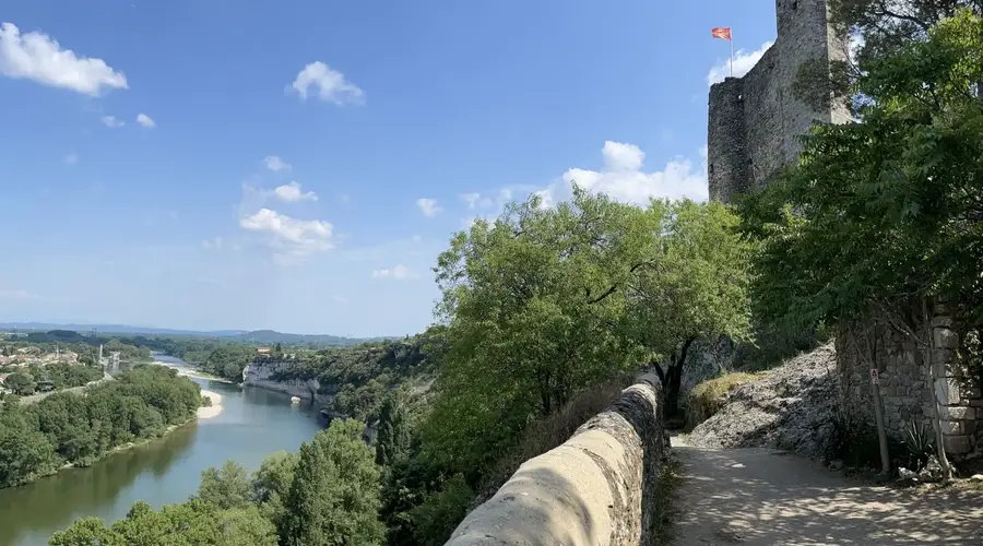 Chemin de ronde "Le Castelas"