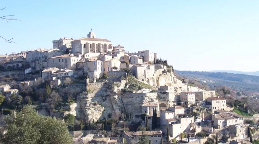 Point de vue sur le village de Gordes