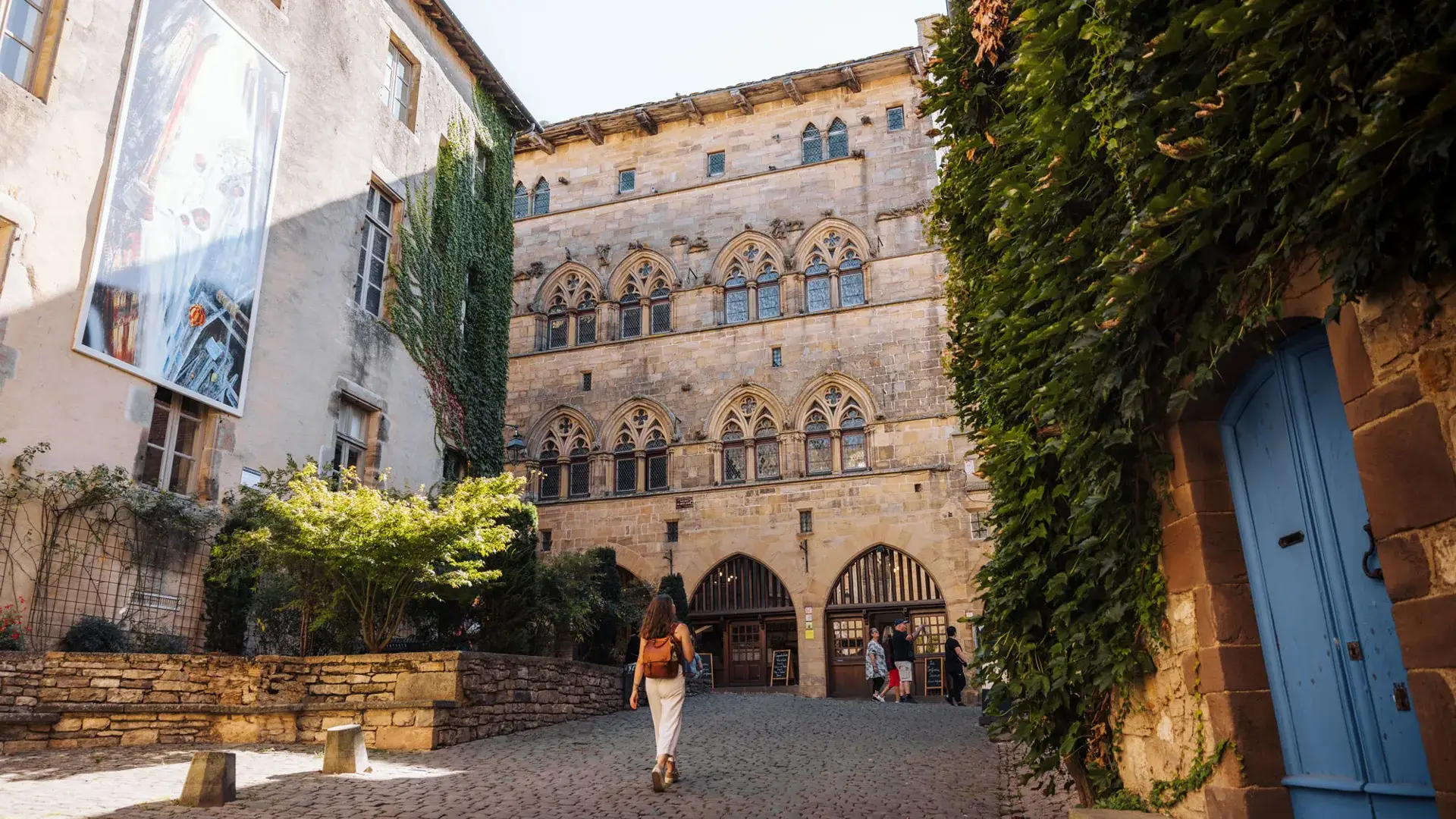 Cordes-sur-Ciel, balade au milieu des façades gothiques