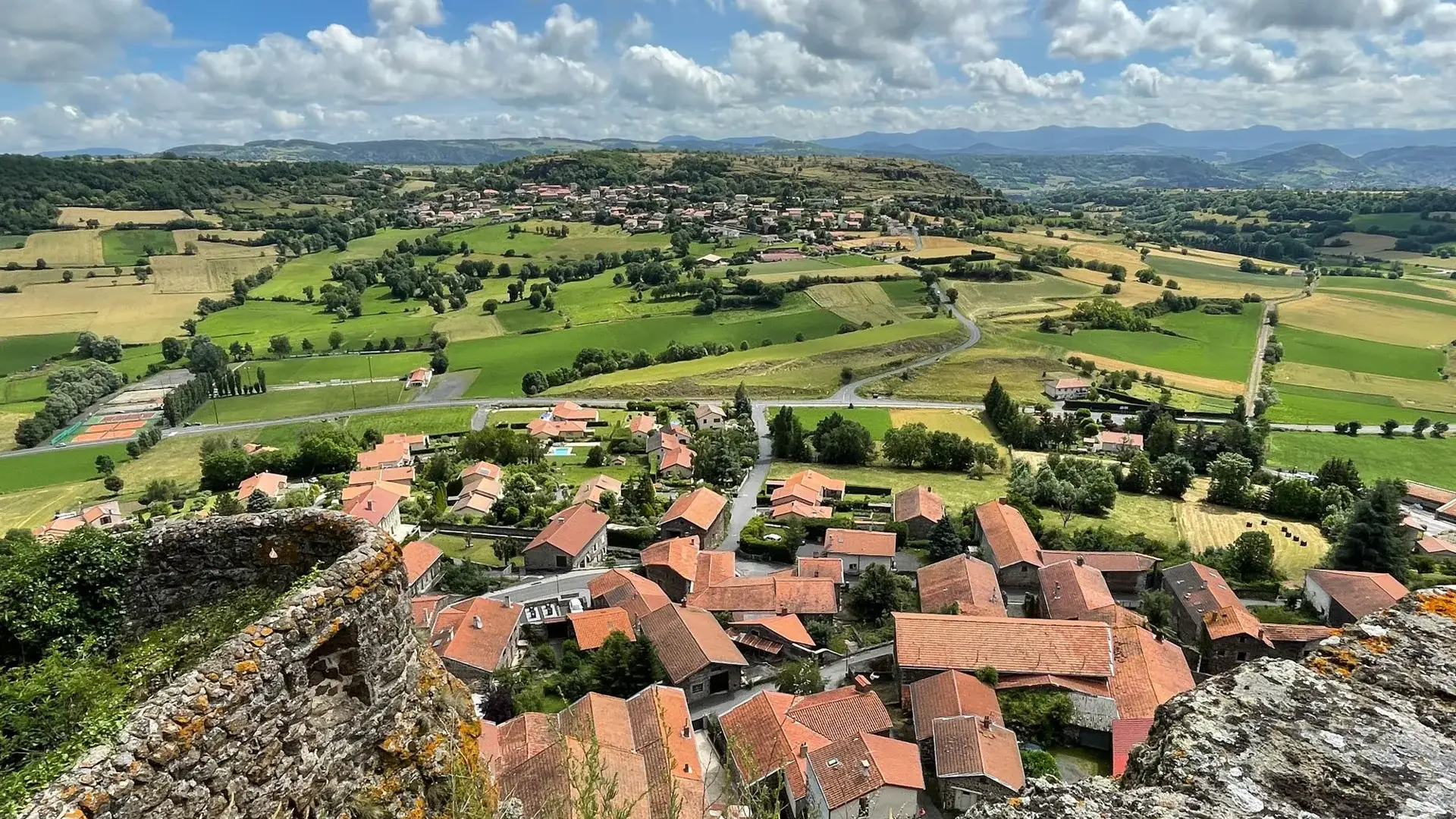 Polignac vue village et paysage
