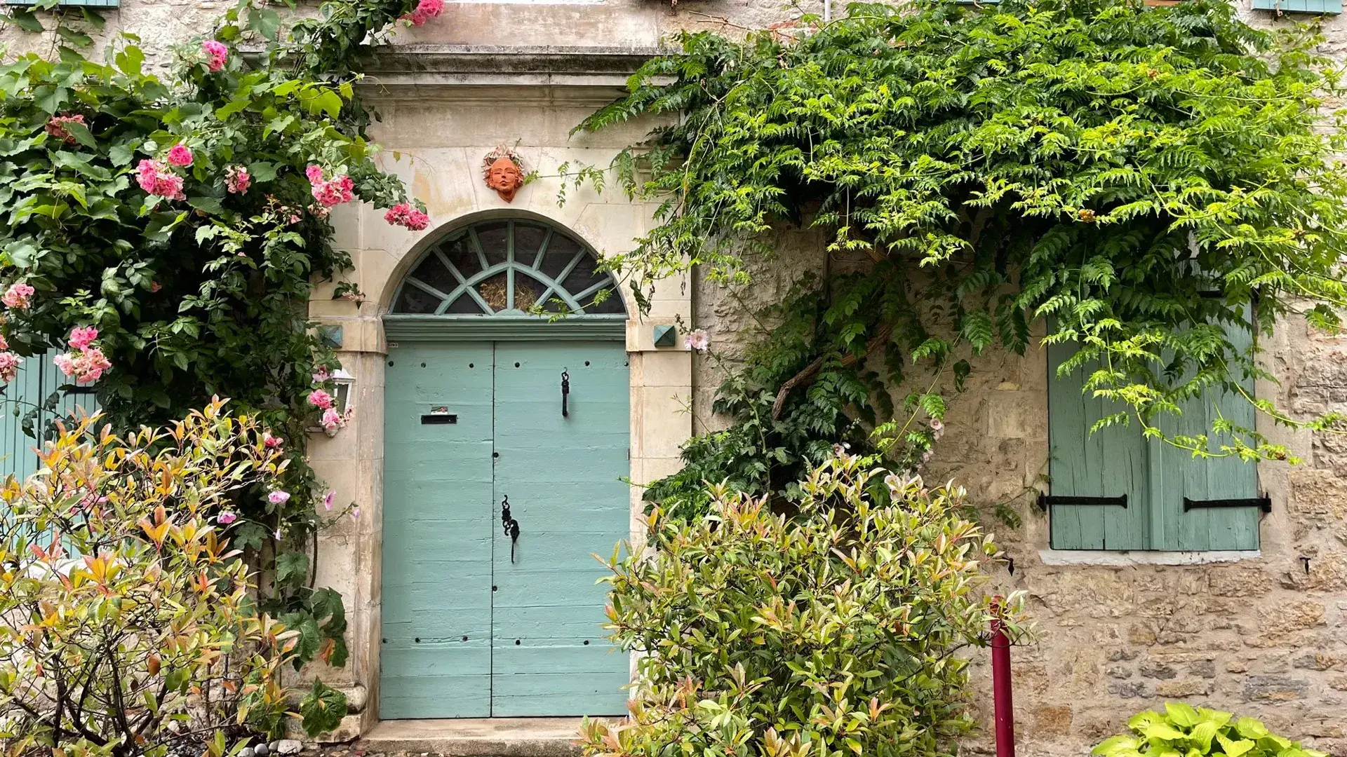 Martel porte fleurie