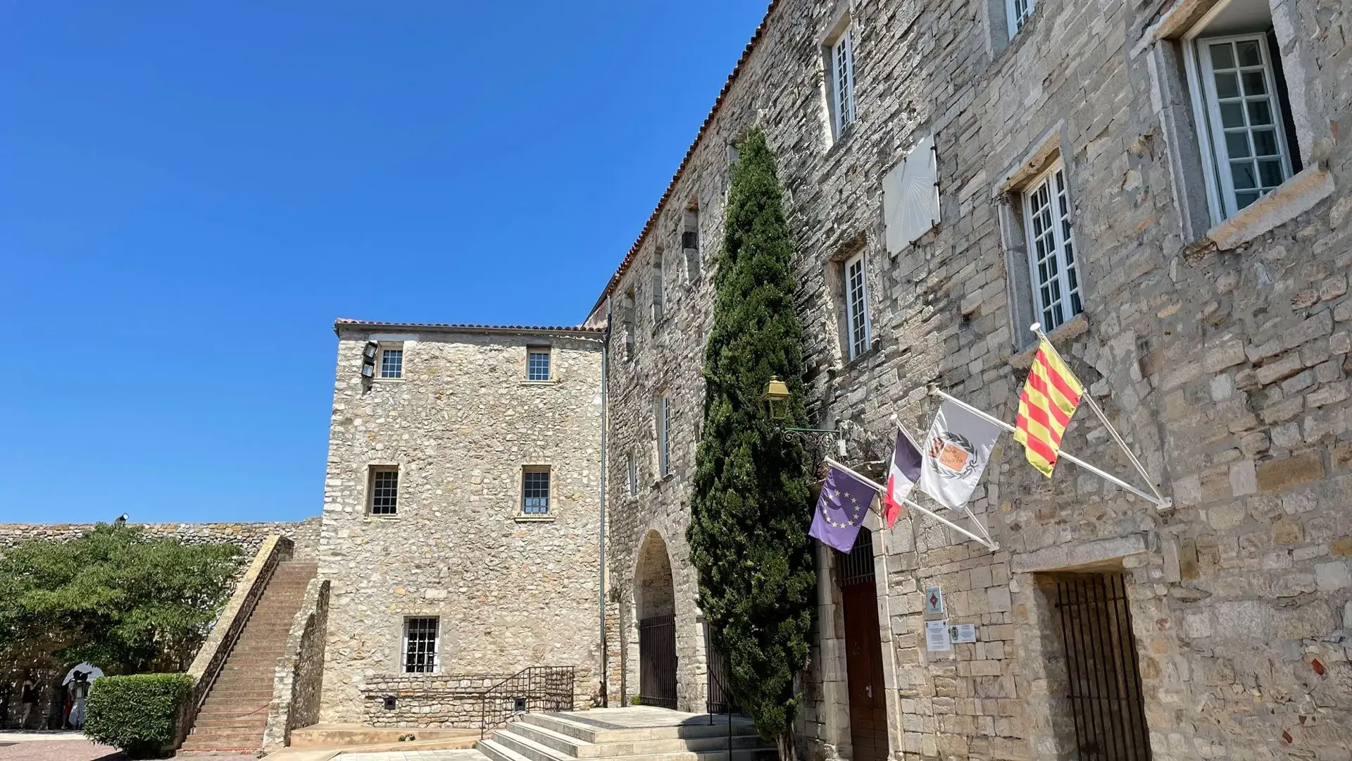 Le Castellet château-mairie