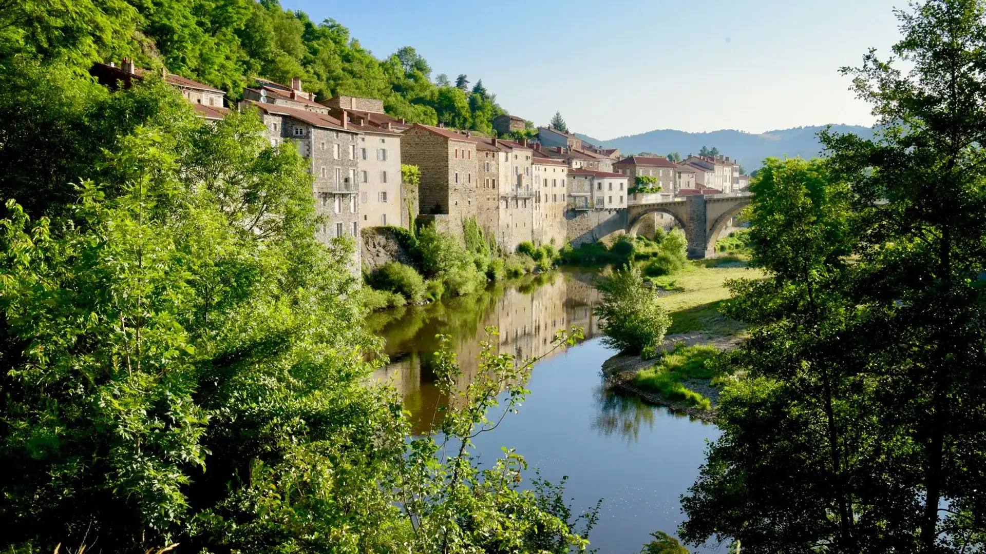 Lavoûte-Chilhac vue village et Allier