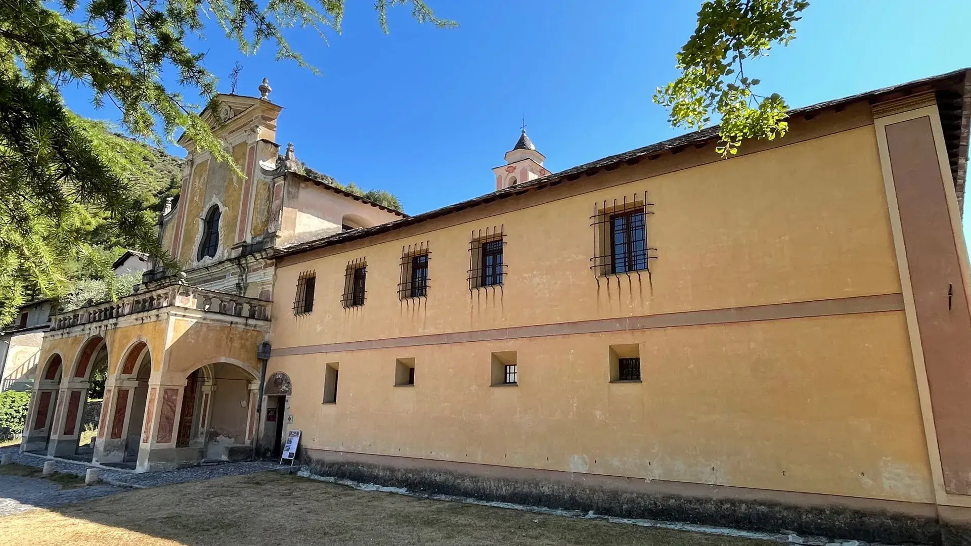 Saorge, entrée du monastère