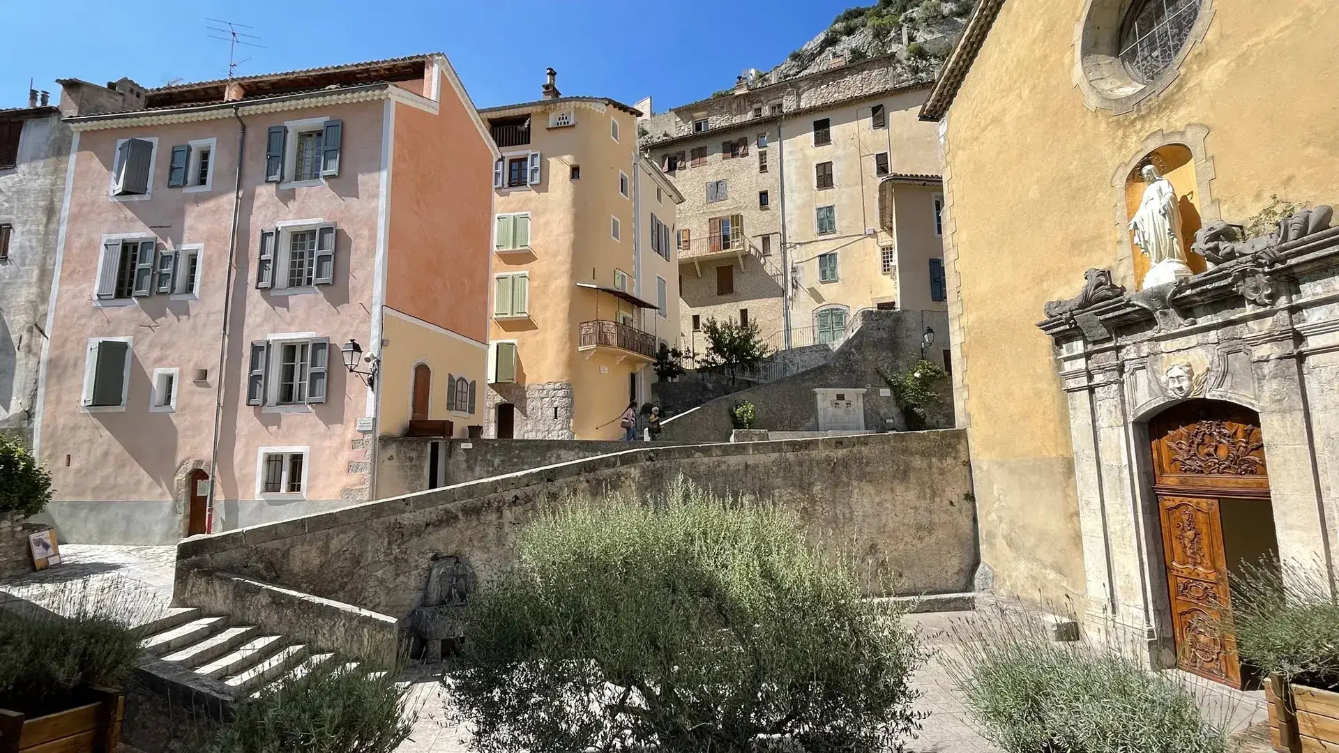 Entrevaux ambiance village