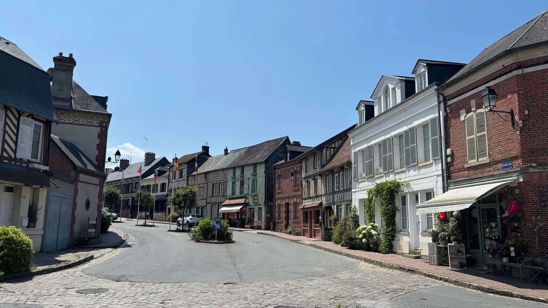 Blangy-le-Château, rue principale