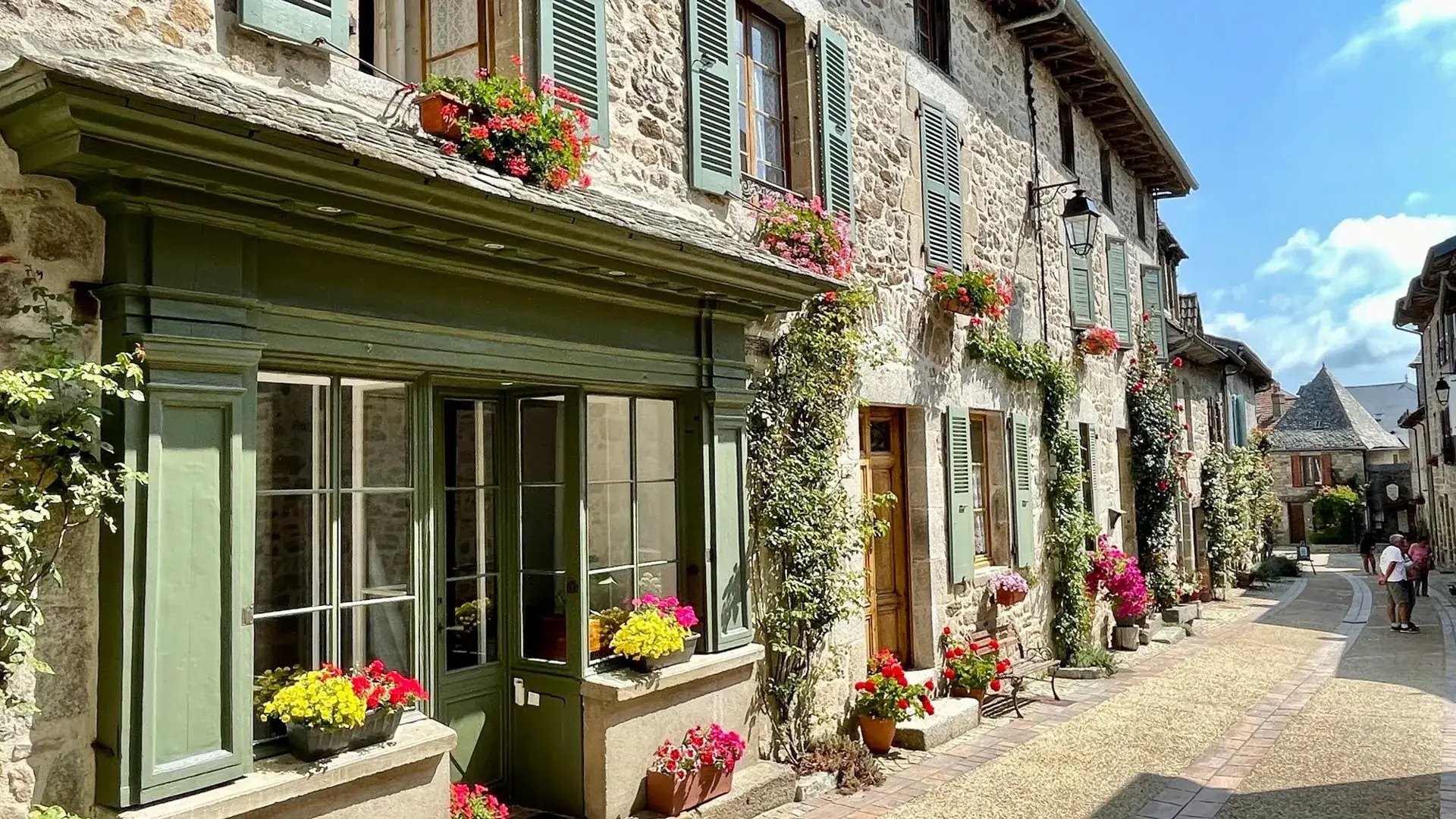 Marcolès rue fleurie