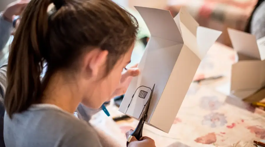 Pays d'Art et d'Histoire : Atelier - Blason en papier