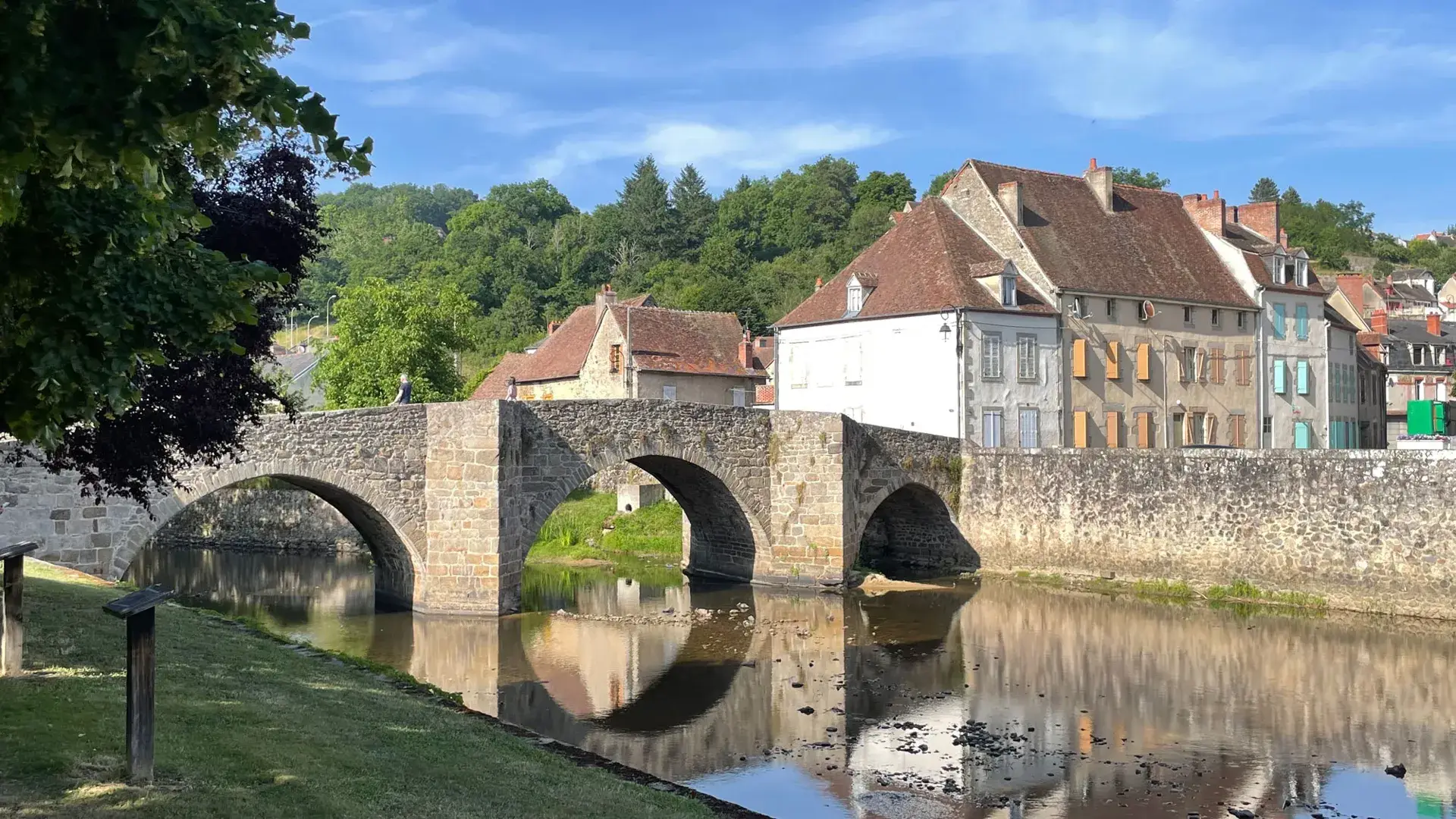 Chambon-sur-Voueize, pont roman sur la Voueize