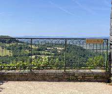 Point de vue sur la vallée de la Dordogne