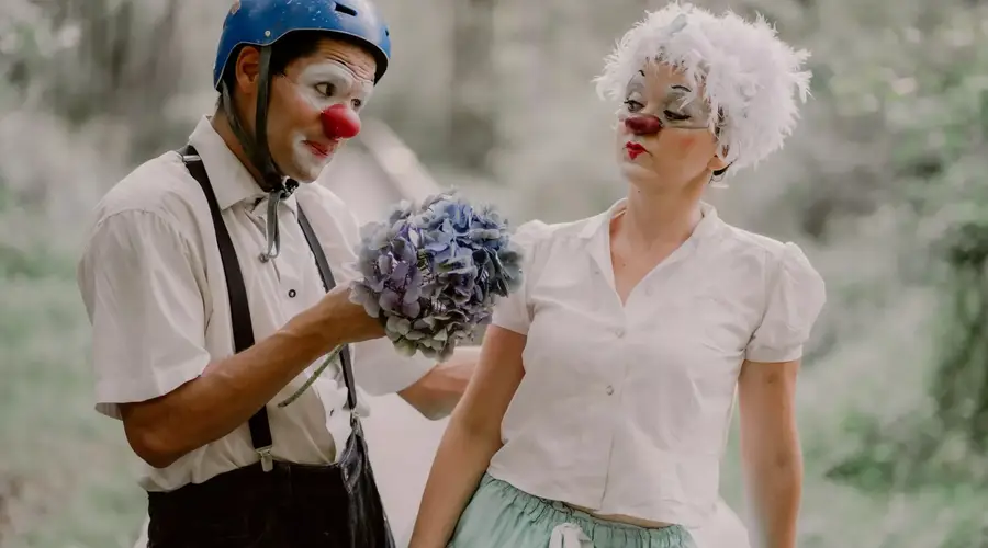 Visite clownesque : l’Histoire sérieusement déjantée !